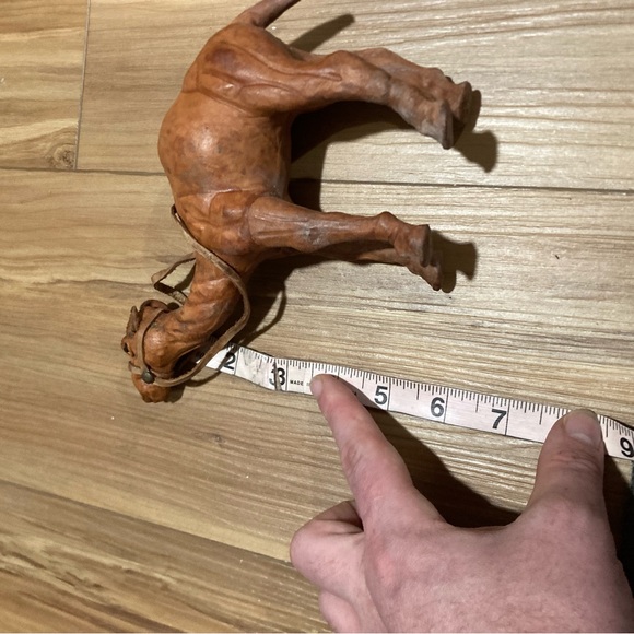 Camel Sculpture in Aged Leather from Liberty's London Vintage 1940’s/50’s - Picture 5 of 5